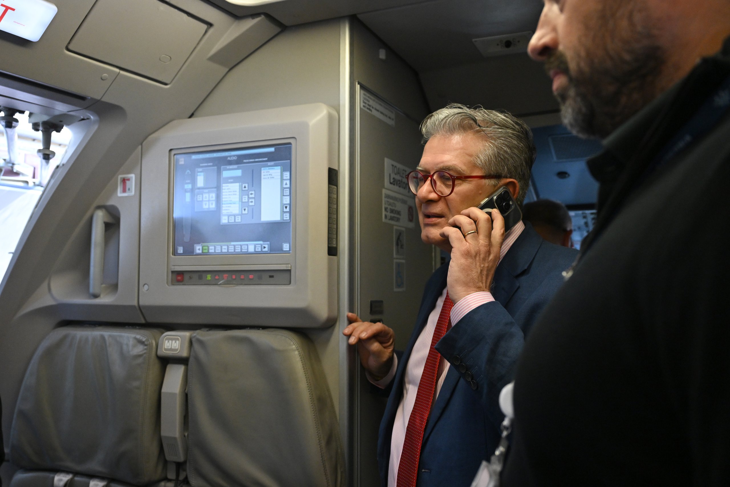 Na beogradski aerodrom sleteo avion kojim su evakuisani državljani Srbije iz Libana (VIDEO,FOTO) 3 Na beogradski aerodrom sleteo avion kojim su evakuisani državljani Srbije iz Libana (VIDEO,FOTO) 3