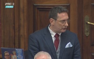 Poslanik Srpske napredne stranke (SNS) Nebojša Bakarec saopštio je danas da su demolirane prostorije Srpske napredne stranke na Paliluli u Beogradu.