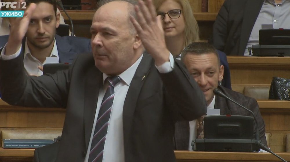 Radosavljević: Vučić da ostane na Hilandaru i da se zamonaši 1