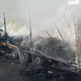 Zapalio se šleper na auto-putu Niš - Beograd, kilometarska kolona ka glavnom gradu (FOTO) 2