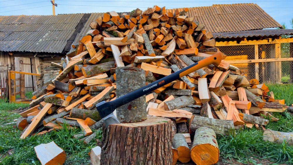 Vrsta grejanja (TABELA) Ugalj poskupeo, drva pojeftinila: Koja vrsta grejanja je najjeftinija, a koja najskuplja? 2