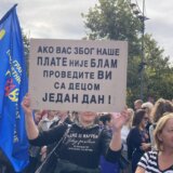 "Uveren sam da oni koji odlučuju ne bi voleli da vide svoje učitelje na kolenima": Prosvetari nezadovoljni ponudom Vlade 3