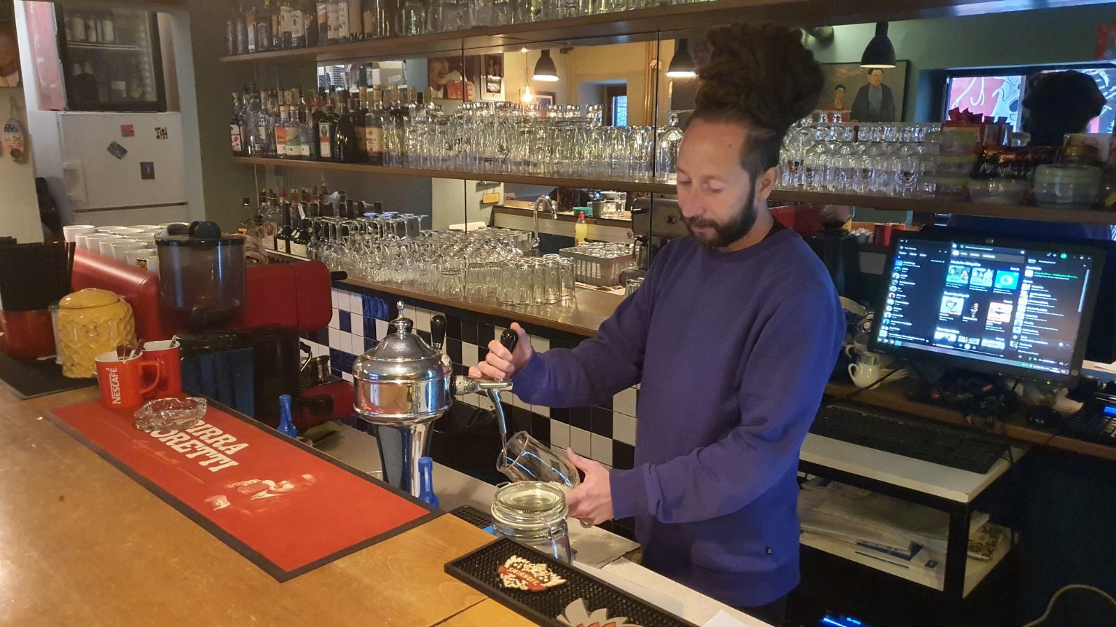 U kafanu sa debelim novčanikom: Koliko košta ručak za četvoročlanu porodicu u restoranu u gradovima Srbije? 3 U kafanu sa debelim novčanikom: Koliko košta ručak za četvoročlanu porodicu u restoranu u gradovima Srbije? 3