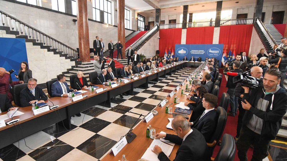 Zajednička sednica Vlade Srbije i Vojvodine: U pripremi investicije vredne 1,55 milijardi evra 2 Zajednička sednica Vlade Srbije i Vojvodine: U pripremi investicije vredne 1,55 milijardi evra 2