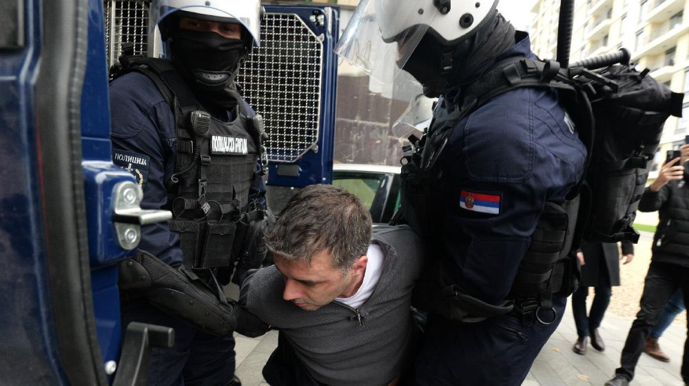 Iz Kreni Promeni odgovorili predsedniku o "skičanju" tokom policijske intervencije, ponovo objavili snimak Andreja Vučića 1