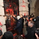 Savo Manojlović o novoj "pljački" naprednjaka: Milion evra za nekoliko grafita i polomljenih prozora? 14