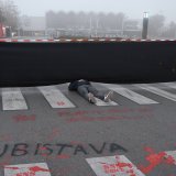 ZLF: Crveni otisci šaka na javnim površinama u Srbiji zbog smrti 15 ljudi u Novom Sad 8