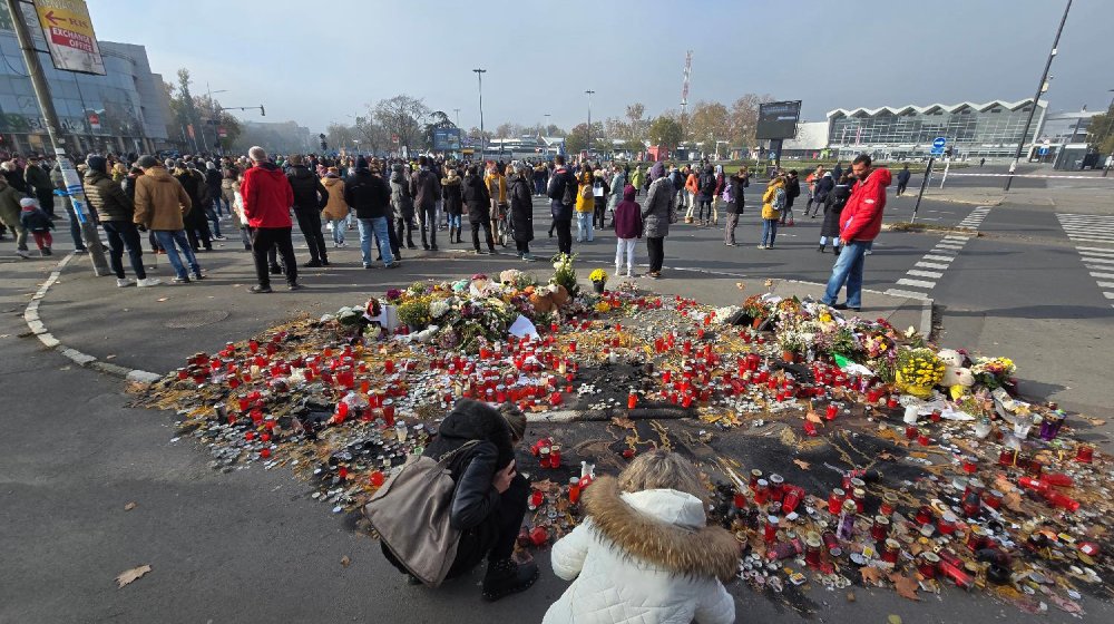 15. žrtva: Preminula jedna od teško povređenih u urušavanju nadstrešnice u Novom Sadu 1