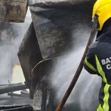 MUP: Požar zahvatio četiri barake na Bežanijskoj kosi u Beogradu 5