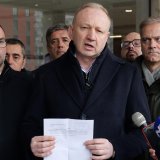 Dragan Đilas i Đorđe Aleksić završili u Urgentnom: Tukla ih grupa ljudi koja je lepila plakate 2