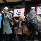 Protest ispred suda u Novom Sadu zbog pritvorenih aktivista: "Sloboda za ljude, zatvor za neljude" 4