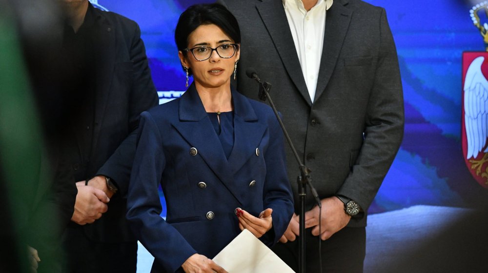 Ko je Irena Živković, poslanica koja je pozvala opoziciju da „siđe s Vračara“? 1