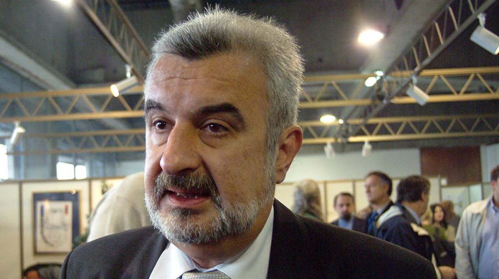 Na koji god način postojala, prošlost nam se uvek javlja, šalje znak: Ljudi, sećanja - Radoslav Petković (1953 - 2024.) 1