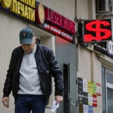 Kineske kompanije počele da obustavljaju prodaju robe u Rusiji zbog kolapsa rublje 2