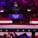 "Ne mogu da se zasite jedan drugog": Politico o uticaju Maska na Trampa 10