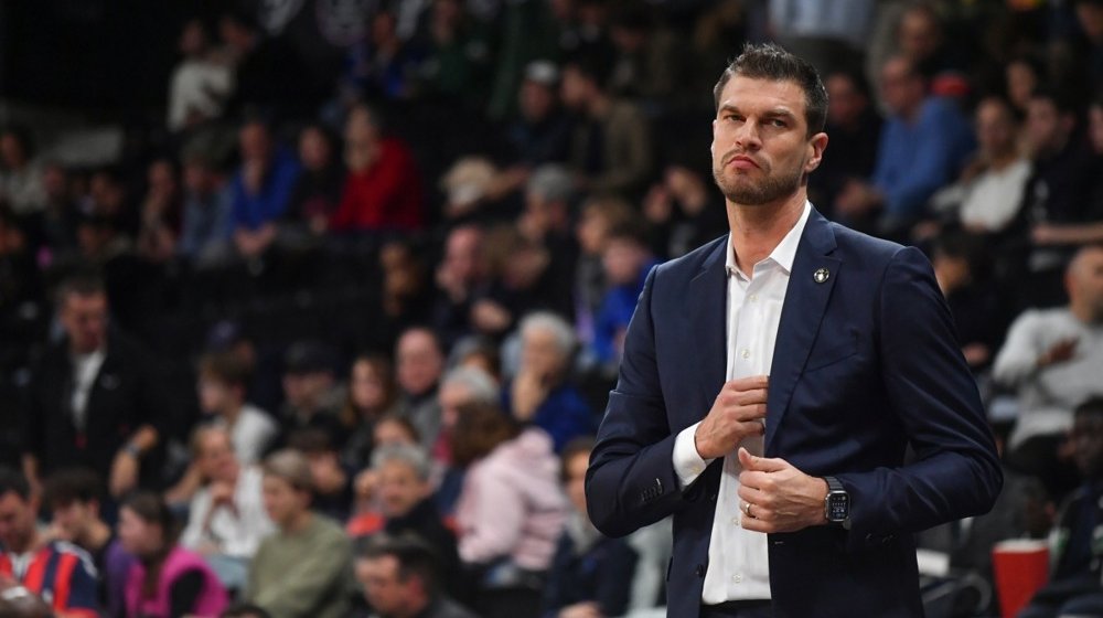 Trener Pariza “pecnuo” navijače Partizana: Došli su na odmor u Pariz, ali se vraćaju kući poraženi (VIDEO) 1