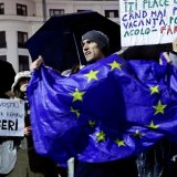 Ustavni sud Rumunije u ponedeljak bi mogao da poništi pobedu obožavaoca Putina u prvom krugu izbora: Hoće li to produbiti političku krizu u zemlji? 5