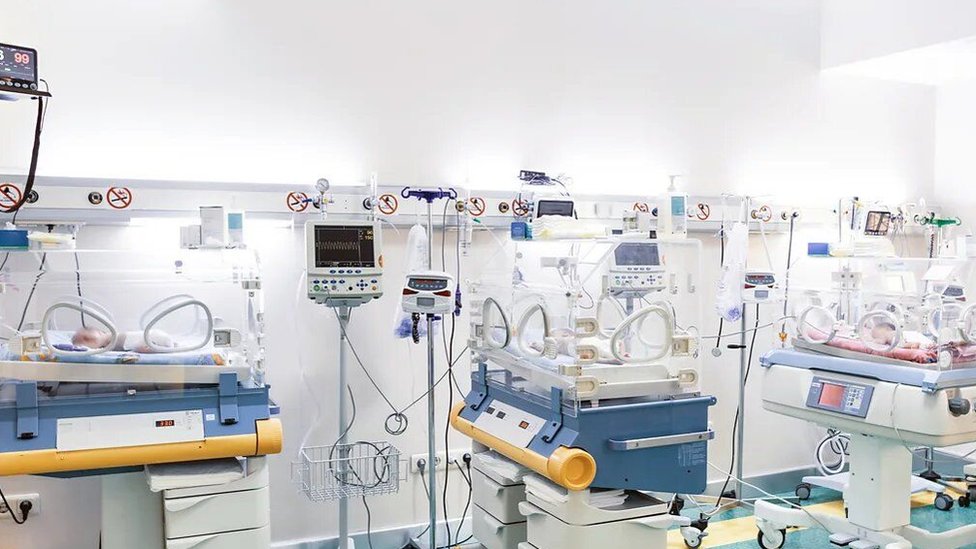 Medicina: Da li veštačka posteljica može da bude spas za prevremeno rođene bebe 4 Soba sa prevremeno rođenim bebama u bolnici