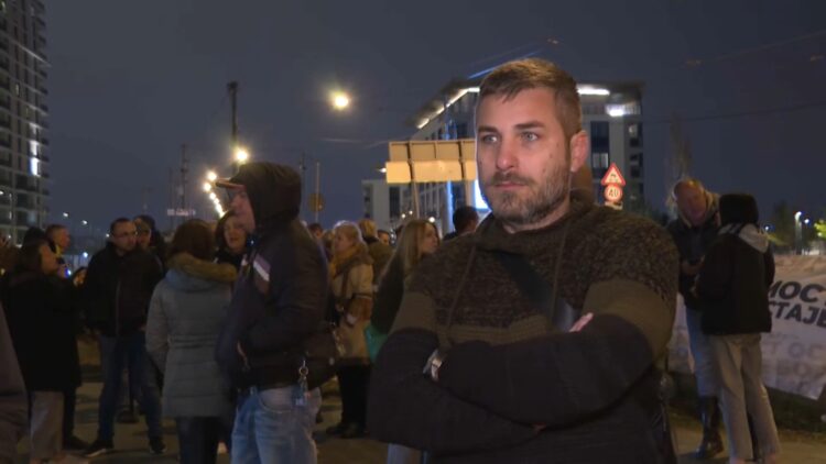 Aktivisti spremni na maratonsku trku sa vlašću: "Pripremili smo šatore i noćimo na mostu“ 1