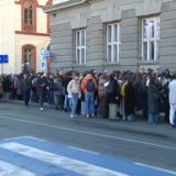 "15 minuta tišine za 15 žrtava": Studenti Filozofskog i FPN prekinuli nastavu (VIDEO) 2