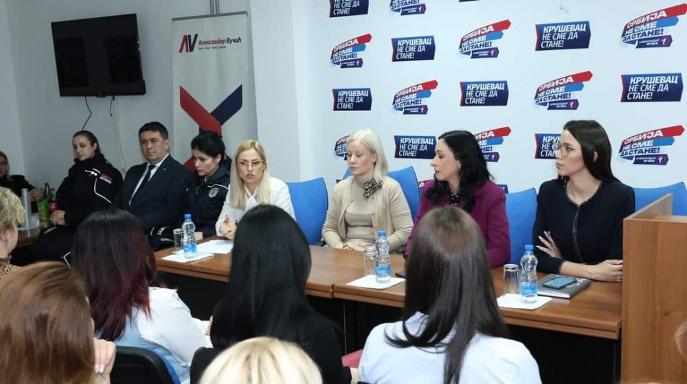 Načelnik policijske uprave u Kruševcu na stranačkom skupu SNS: "Prekršio Zakon o policiji" 1