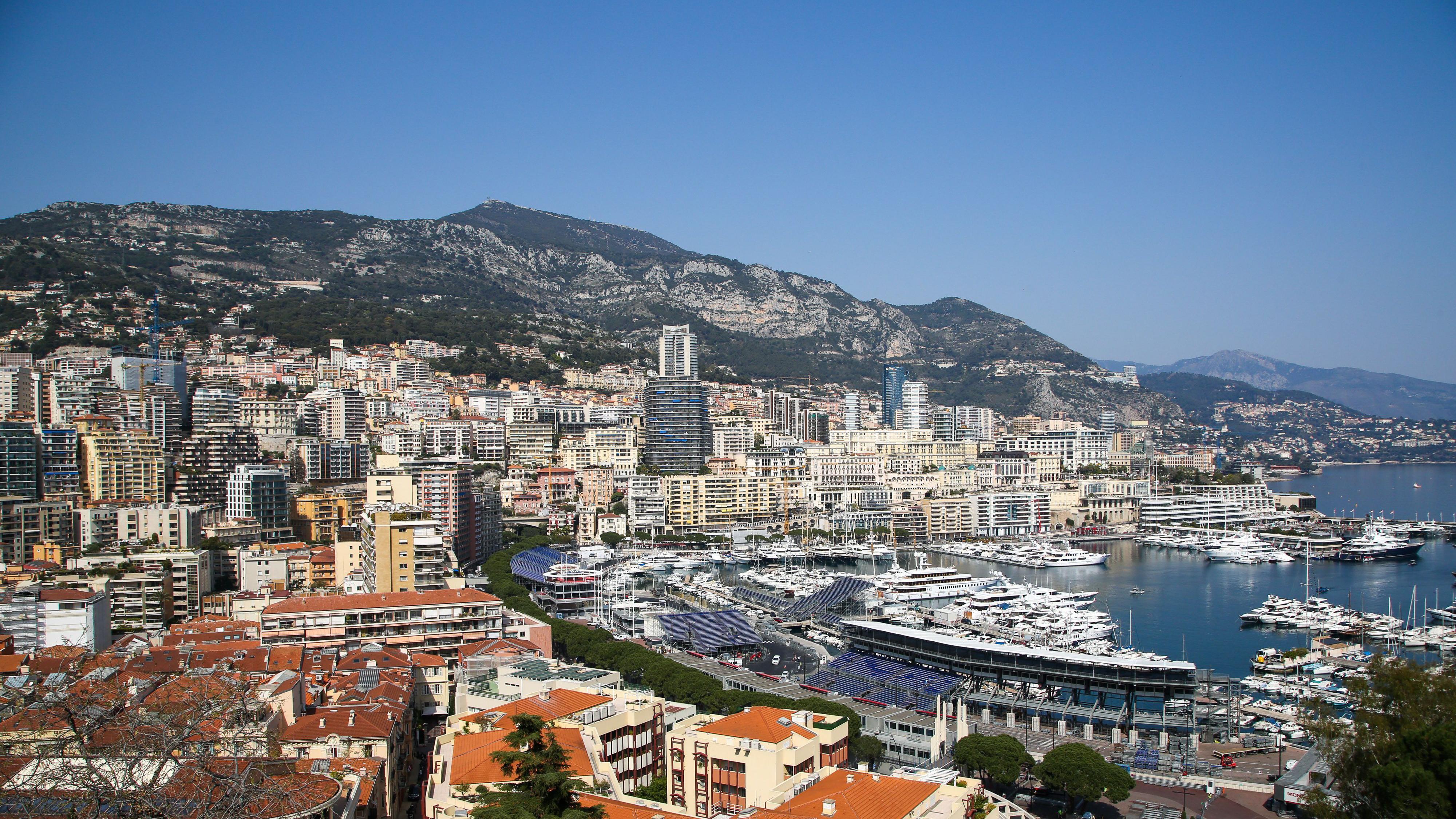 I El Fajdeov brat nas je zlostavljao, tvrde žene 3 Aerial view of Port Hercules, filled with yachts, and the tower blocks of Monte Carlo in Monaco, with mountains rising behind them and Cap Martin visible in the distance