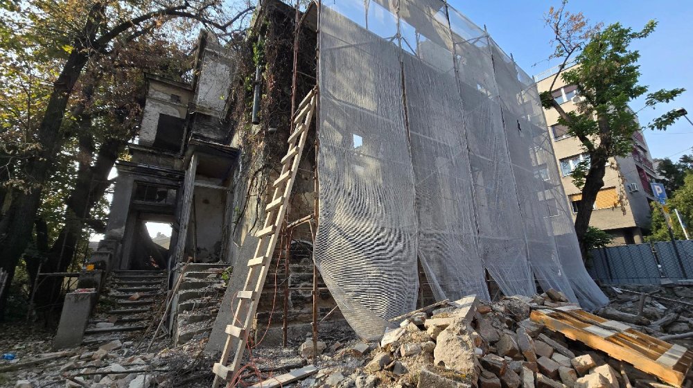 Srušena ograda vrtića "Nada Purić" na Vračaru, roditelji uznemireni (FOTO/VIDEO) 1