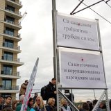 Blokada Starog savskog mosta: Policija sa dugim cevima, građani uzvikuju "Koga se bojite?" (FOTO/VIDEO) 13