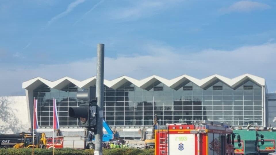 Nesreća na železničkoj stanici u Novom Sadu, ima stradalih - mediji 1 Ispred Železničke stanice u Novom Sadu