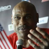 Bivši bokserski šampion sveta se vratio u ring uoči ulaska u sedmu deceniju: Svojevremeno je pobedio Lenoksa Luisa, a sada je Mekol opet slavio (VIDEO) 5