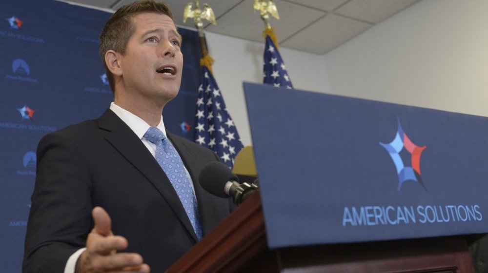 Tramp nominovao sekretara za saobraćaj: Voditelj Foksa i bivša rijaliti zvezda 1