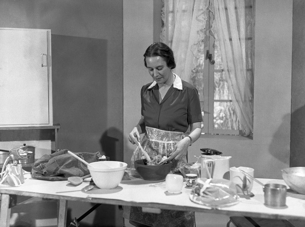 Tradicionalne supruge: Kako su postale Tiktok trend 1 Ovaj trend romantizuju period života iz sredine 20. veka.