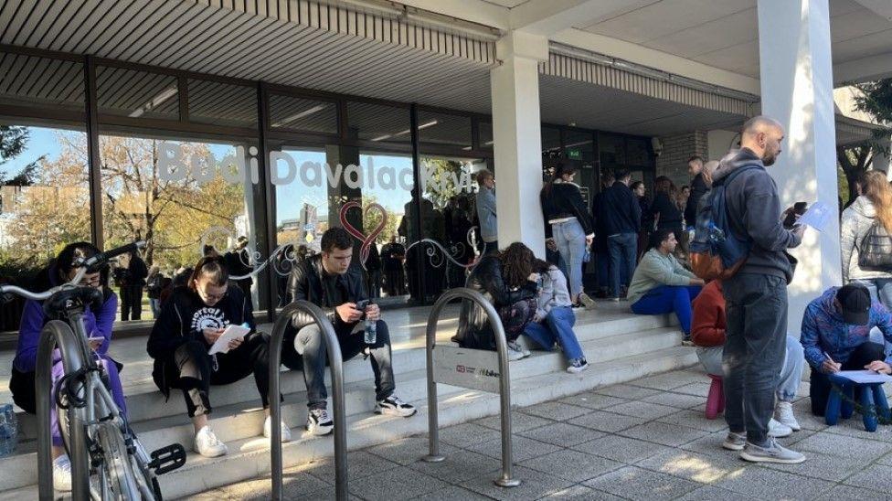 Tragedija u Novom Sadu: 14 mrtvih, u toku istraga o padu nadstrešnice 14 tragedija u novom sadu, železnička stanica u novom sadu