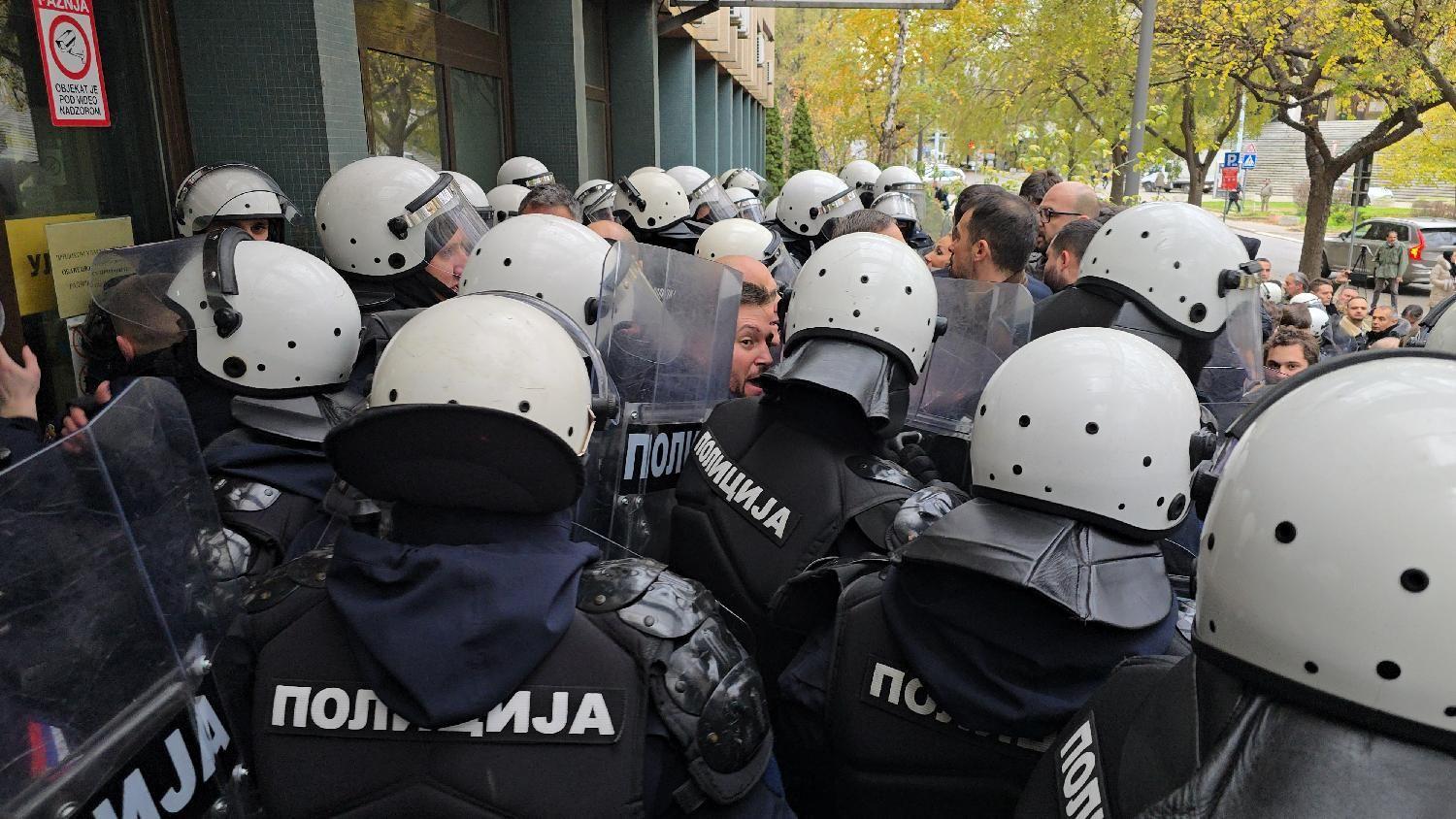 Protesti, incidenti i privođenja u Beogradu i Novom Sadu 7 Novi Sad