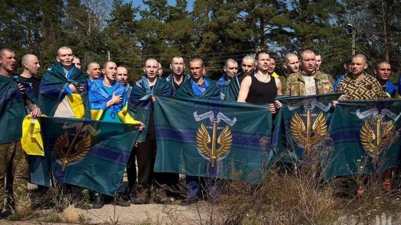 „Ćutao sam jer je bilo neophodno”: Ukrajinski ratni zarobljenik koji nije progovorio godinu dana 5 Ukrajinski marinci nakon oslobađanja