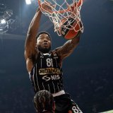 Silni Partizan prekinuo niz poraza u Evroligi i derbijima, Zvezda razočarala punu "Arenu" 4