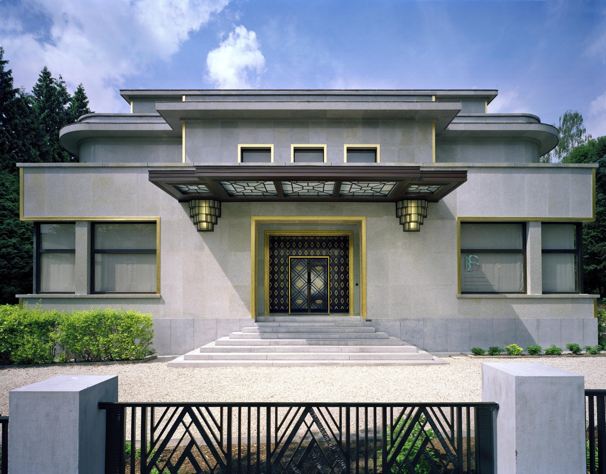 Katarina de Brakeler, komesarka izložbe "Putujuća slikarska četkica" Pjera Alešinskog, o delu jednog od najvećih savremenih belgijskih nadrealističnih slikara 4 Katarina de Brakeler, komesarka izložbe "Putujuća slikarska četkica" Pjera Alešinskog, o delu jednog od najvećih savremenih belgijskih nadrealističnih slikara 4