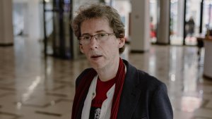 Srđan Vučinić, umetnički direktor Festivala autorskog filma za Danas: „Kultura kod nas živi između izbavljenja i raspada” 25 Srđan Vučinić, umetnički direktor Festivala autorskog filma za Danas: „Kultura kod nas živi između izbavljenja i raspada” 14