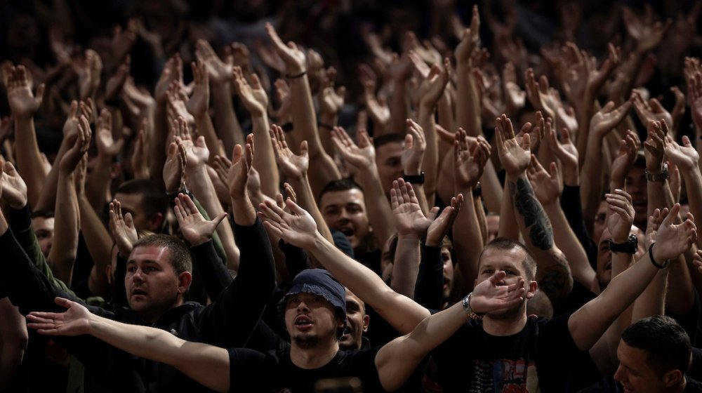 “Arena” već puna, počela prepucavanja Delija i Grobara (FOTO) 1