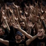 “Arena” već puna, počela prepucavanja Delija i Grobara (FOTO) 7