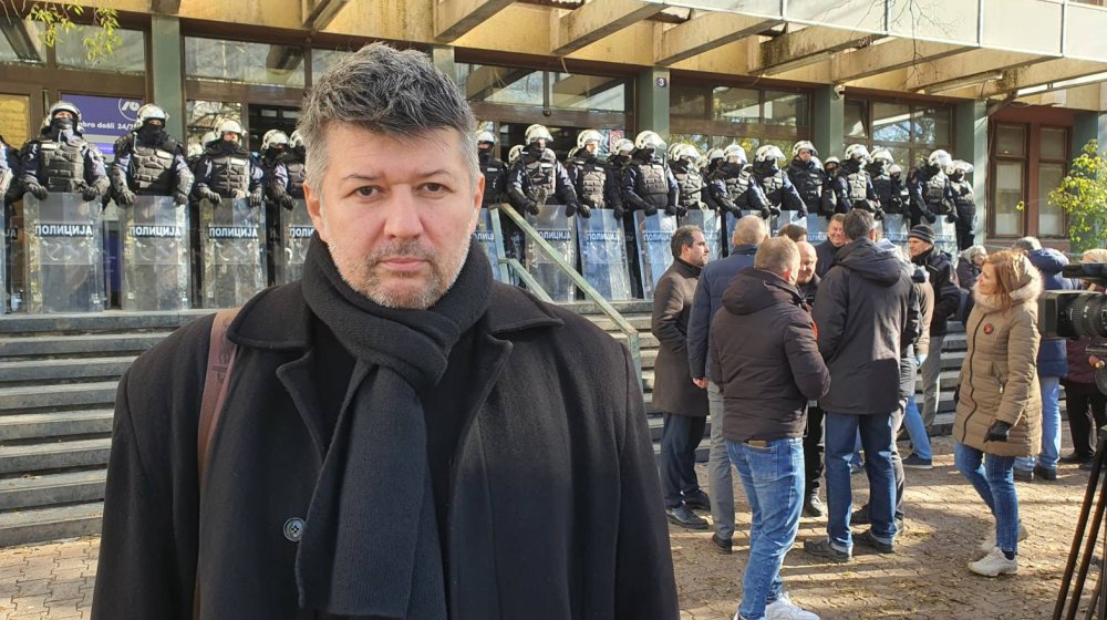 Advokat Gunjić zatražio da se Miloš Vučević i Maja Gojković obrišu iz imenika Komore 1