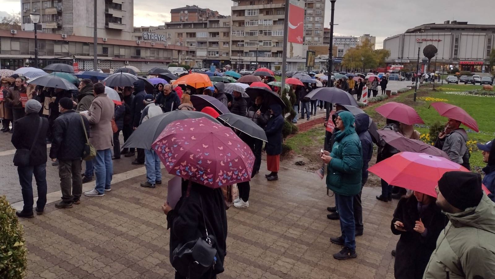 Srbija zastala na 15 minuta za 15 izgubljenih života (FOTO/VIDEO) 3 Srbija zastala na 15 minuta za 15 izgubljenih života (FOTO/VIDEO) 3