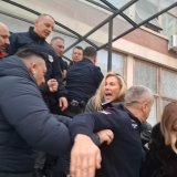 Marinika Tepić: Policija šutira narodne poslanike, jedan policajac potegao pištolj 6
