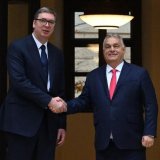 Premijer Vučević nije putovao u Budimpeštu sa ministrima da ne pokvari kadar "stvarnim šefovima" 13