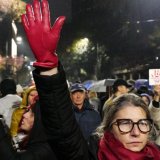 Nemački mediji: Posledice nesreće u Srbiji prerastaju u krizu 4