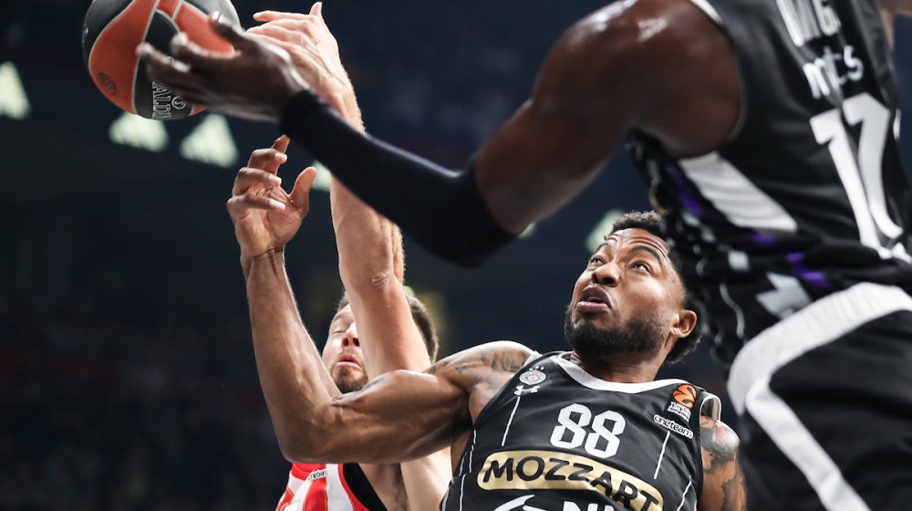 Partizan se vratio iz mrtvih protiv Olimpijakosa, crno-beli vezali i drugu pobedu nad crveno-belima 1