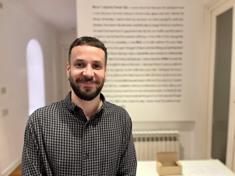 Otvorena izložba "Ljubav na bojnom polju" brazilskog umetnika Randolfa Lamonijea u galeriji Hestia 2 Otvorena izložba "Ljubav na bojnom polju" brazilskog umetnika Randolfa Lamonijea u galeriji Hestia 1