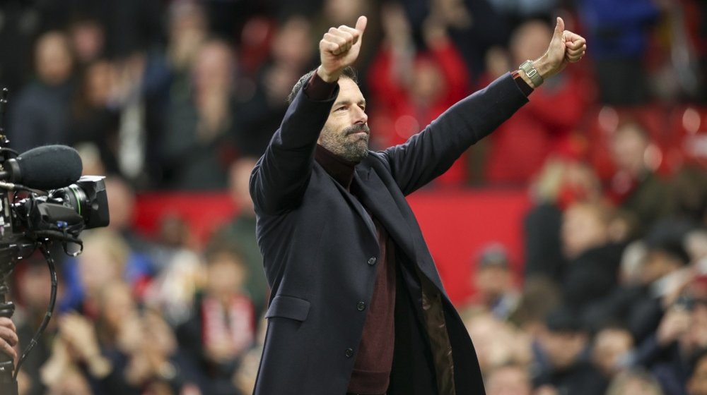 Legendarni holandski fudbaler novi trener legendarnog engleskog kluba 1