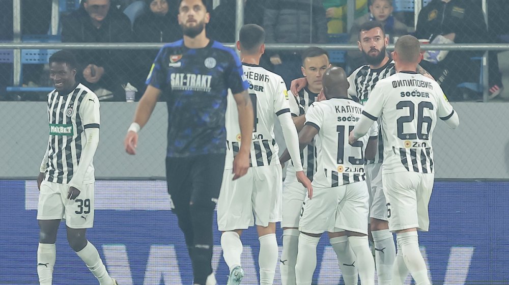 Miloševićev Partizan nastavio seriju pobeda: Crno-beli drugi na tabeli, penali i čarke u Bačkoj Topoli 1