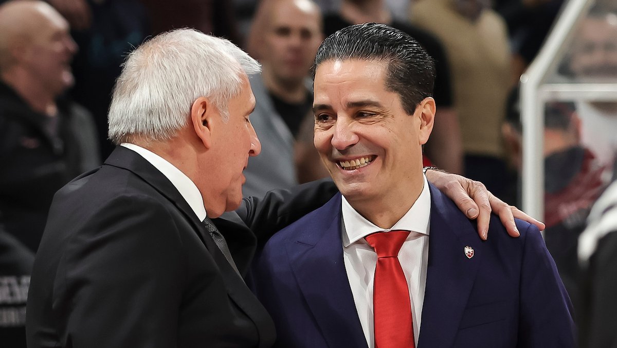 Grci o Partizanu i Zvezdi: Razbacuju se državnim novcem, niko u Evropi ne dobija toliko para 2 Treneri KK Partizan i KK Crvena zvezda Željko Obradović i Janis Sferopulos